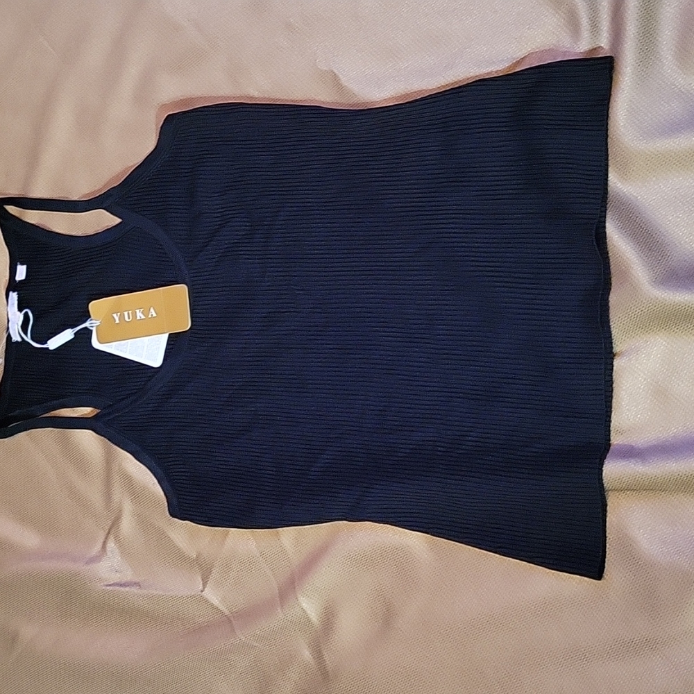 YUKA BLACK STRETCH TANK TOP SZ M